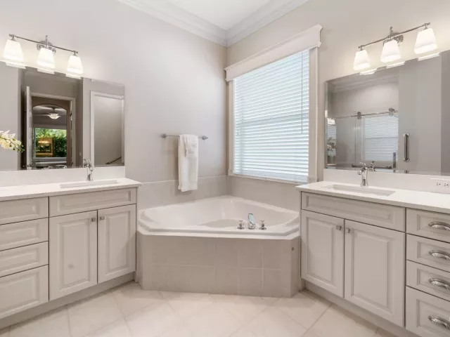 3-bedroom home for sale in West Palm Beach - 9139 Bay Harbour Circle - MondialRealty