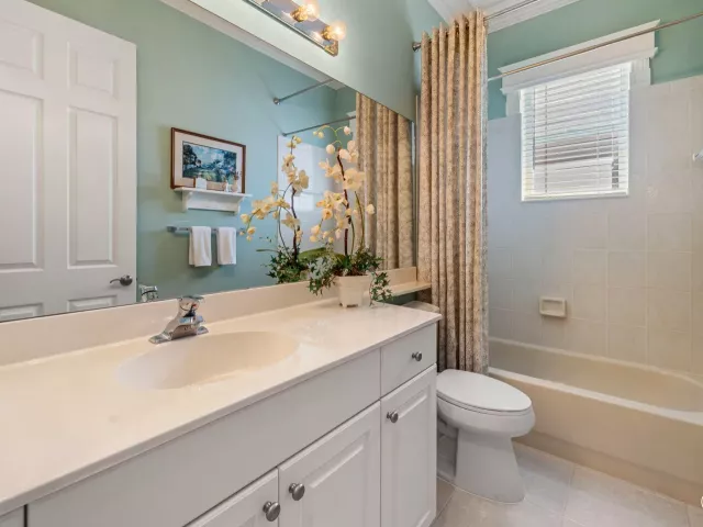 3-bedroom home for sale in West Palm Beach - 9139 Bay Harbour Circle - MondialRealty