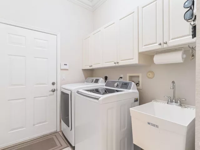 3-bedroom home for sale in West Palm Beach - 9139 Bay Harbour Circle - MondialRealty