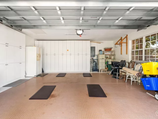 3-bedroom home for sale in West Palm Beach - 9139 Bay Harbour Circle - MondialRealty