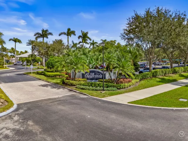 3-bedroom home for sale in West Palm Beach - 9139 Bay Harbour Circle - MondialRealty
