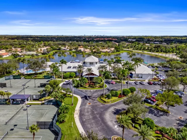 3-bedroom home for sale in West Palm Beach - 9139 Bay Harbour Circle - MondialRealty