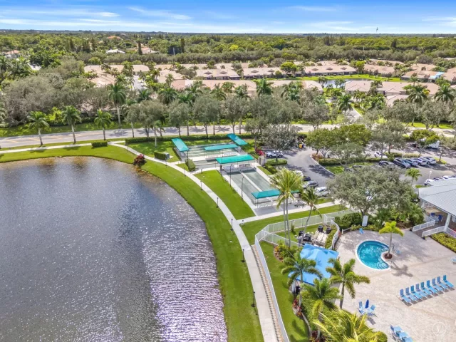 3-bedroom home for sale in West Palm Beach - 9139 Bay Harbour Circle - MondialRealty