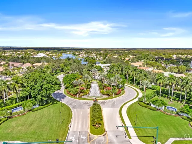 3-bedroom home for sale in West Palm Beach - 9139 Bay Harbour Circle - MondialRealty