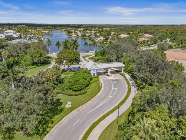 3-bedroom home for sale in West Palm Beach - 9139 Bay Harbour Circle - MondialRealty