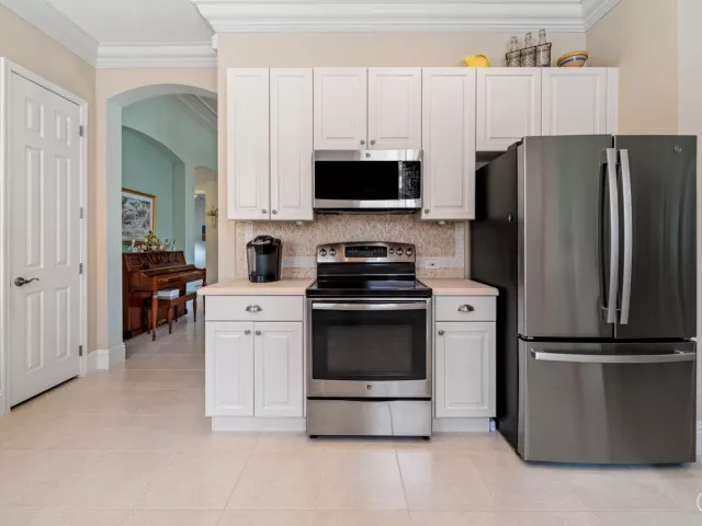 3-bedroom home for sale in West Palm Beach - 9139 Bay Harbour Circle - MondialRealty