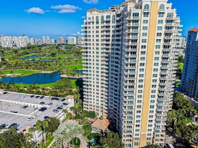 2-bedroom condo for rent in Aventura - 19501 W Country Club Drive 414 - MondialRealty