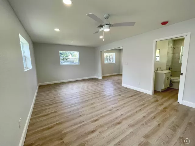 4-bedroom home for sale in West Palm Beach - 4790 Alberta Avenue - MondialRealty