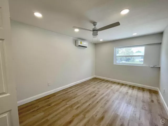 4-bedroom home for sale in West Palm Beach - 4790 Alberta Avenue - MondialRealty
