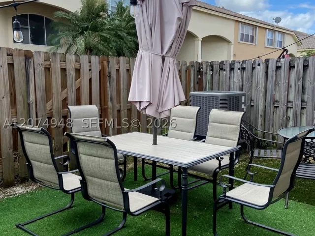 3-bedroom home for rent in Doral - 11236 NW 56th St - MondialRealty