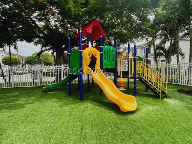 3-bedroom home for rent in Doral - 11236 NW 56th St - MondialRealty