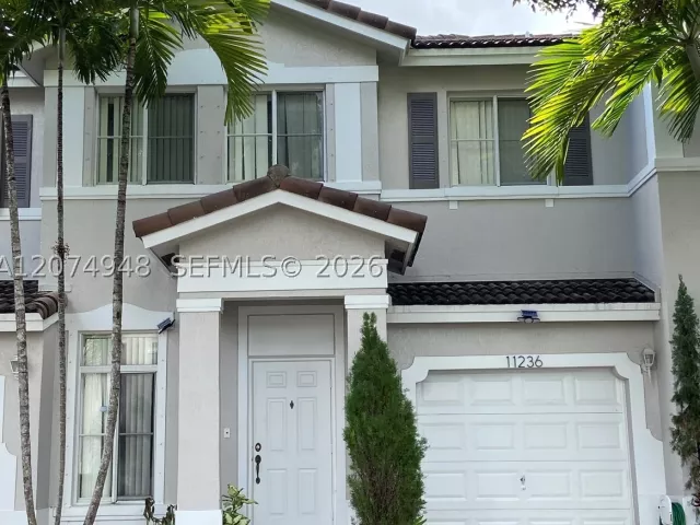 3-bedroom home for rent in Doral - 11236 NW 56th St - MondialRealty