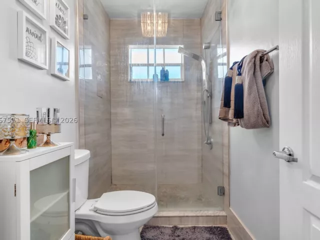 3-bedroom home for sale in Miami - 12382 SW 213th Ter - MondialRealty