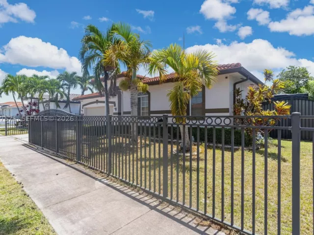 3-bedroom home for sale in Miami - 12382 SW 213th Ter - MondialRealty