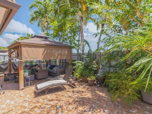 3-bedroom home for sale in Miami - 12382 SW 213th Ter - MondialRealty