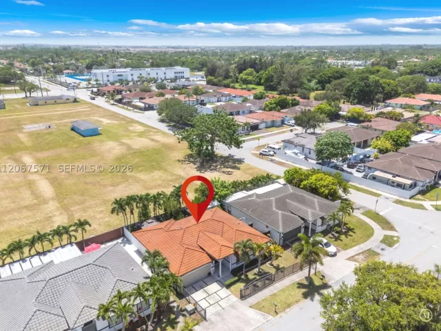 3-bedroom home for sale in Miami - 12382 SW 213th Ter - MondialRealty