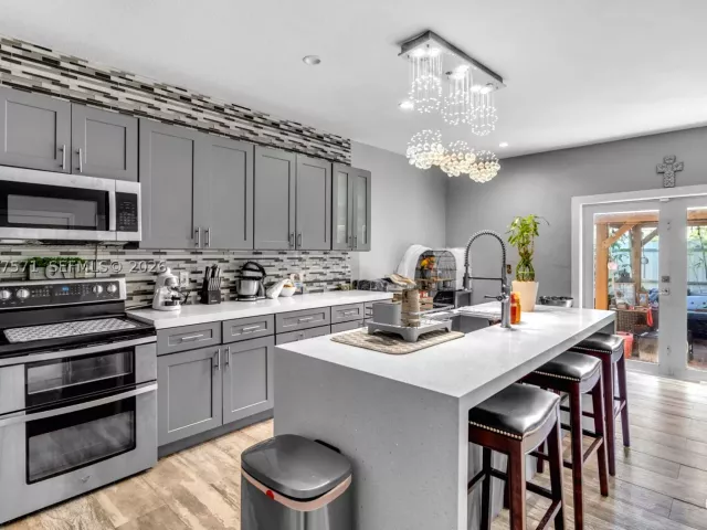 3-bedroom home for sale in Miami - 12382 SW 213th Ter - MondialRealty