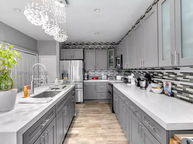 3-bedroom home for sale in Miami - 12382 SW 213th Ter - MondialRealty