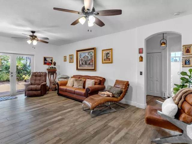 3-bedroom home for sale in Miami - 12382 SW 213th Ter - MondialRealty