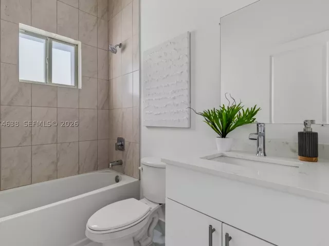 5-bedroom home for sale in Miami - 5735 SW 4th St - MondialRealty