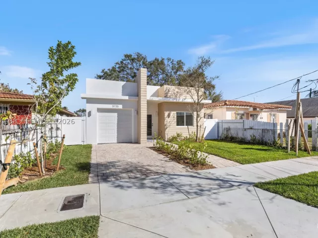 5-bedroom home for sale in Miami - 5735 SW 4th St - MondialRealty