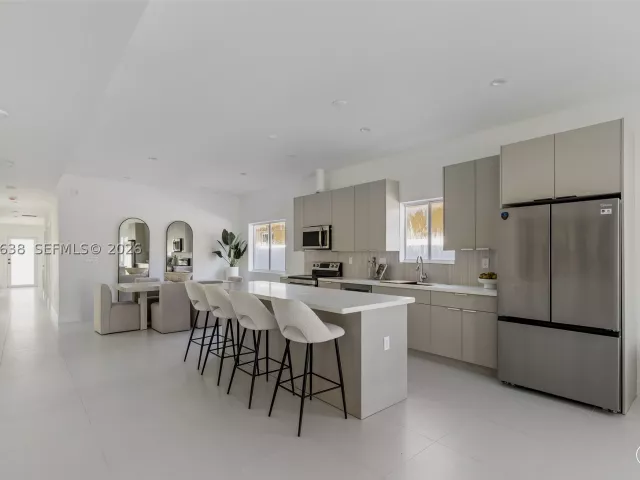 5-bedroom home for sale in Miami - 5735 SW 4th St - MondialRealty