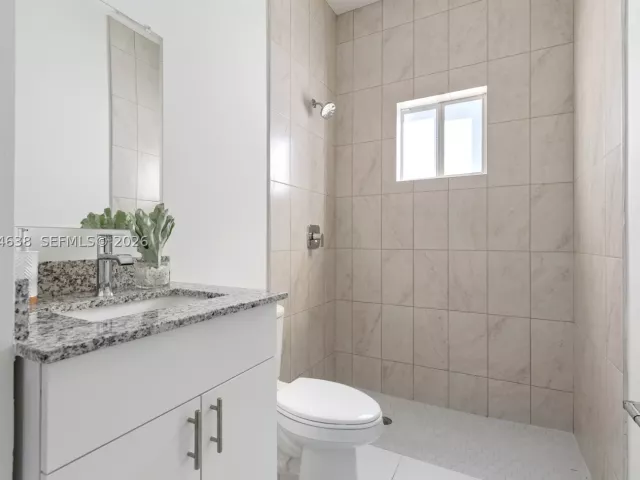 5-bedroom home for sale in Miami - 5735 SW 4th St - MondialRealty