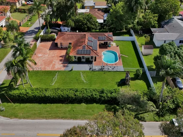 4-bedroom home for sale in Miami - 2 NE 160th St - MondialRealty