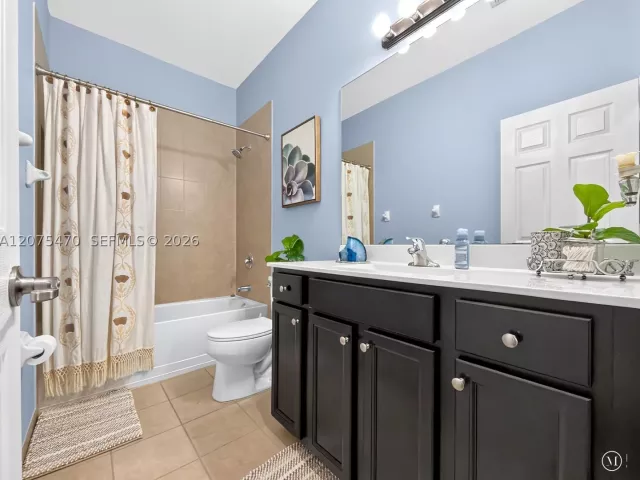 3-bedroom home for rent in Miami - 4276 SW 166th Ct 1 - MondialRealty