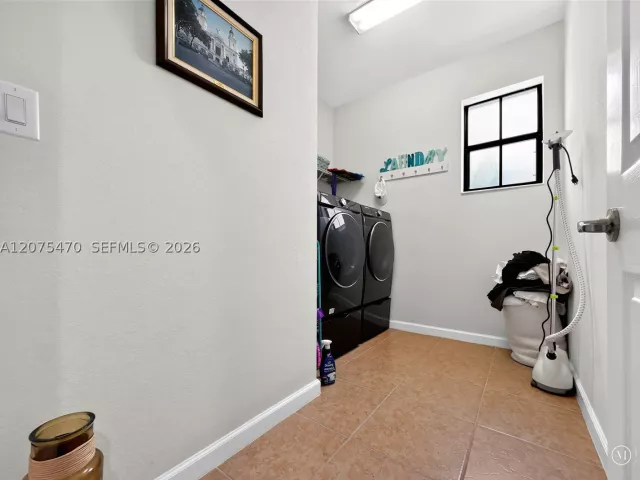 3-bedroom home for rent in Miami - 4276 SW 166th Ct 1 - MondialRealty