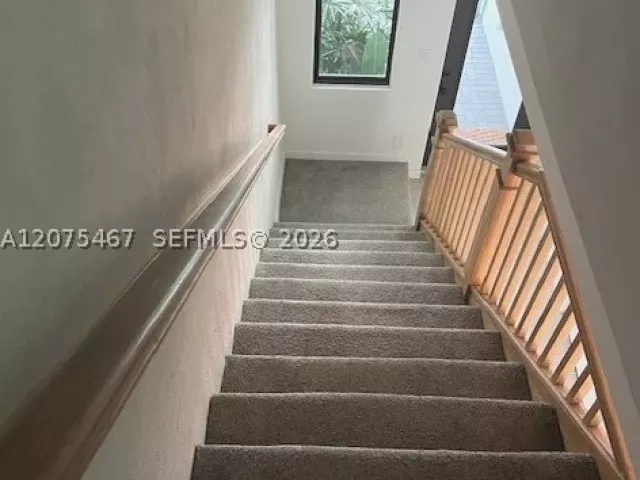 3-bedroom home for rent in Hollywood - 2511 Pierce St 5 - MondialRealty