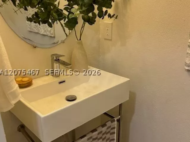 3-bedroom home for rent in Hollywood - 2511 Pierce St 5 - MondialRealty