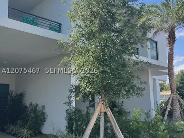 3-bedroom home for rent in Hollywood - 2511 Pierce St 5 - MondialRealty