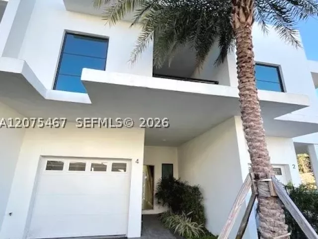 3-bedroom home for rent in Hollywood - 2511 Pierce St 5 - MondialRealty