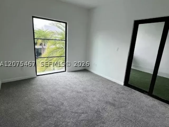 3-bedroom home for rent in Hollywood - 2511 Pierce St 5 - MondialRealty