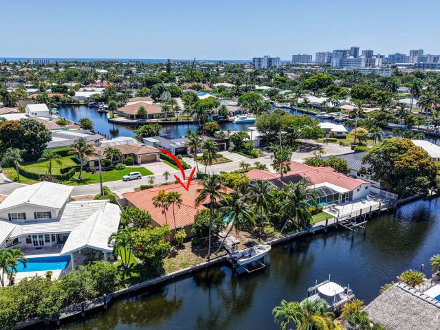 4-bedroom home for sale in Fort Lauderdale - 5581 NE 28TH Avenue - MondialRealty