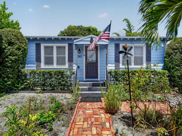 3-bedroom home for sale in West Palm Beach - 745 Talladega Street - MondialRealty