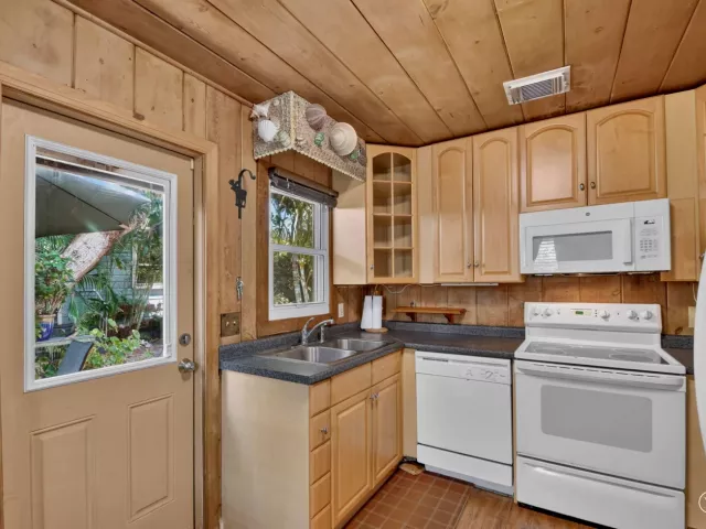 3-bedroom home for sale in West Palm Beach - 745 Talladega Street - MondialRealty