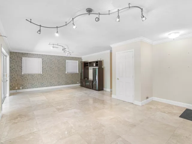 3-bedroom home for rent in Boca Raton - 317 NE 2ND Street - MondialRealty
