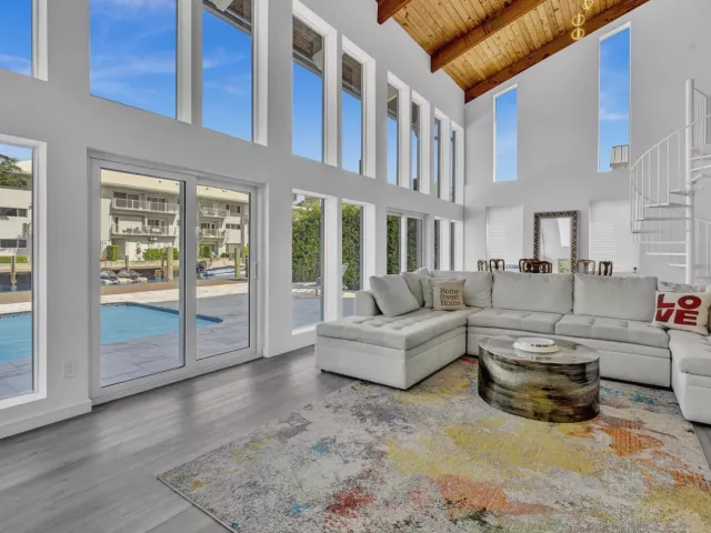 3-bedroom home for sale in Fort Lauderdale - 600 N VICTORIA Terrace - MondialRealty
