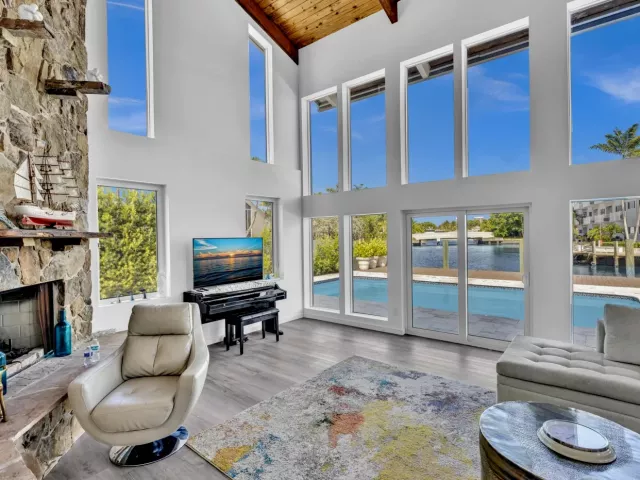 3-bedroom home for sale in Fort Lauderdale - 600 N VICTORIA Terrace - MondialRealty