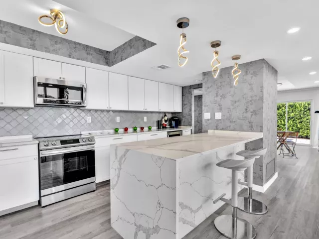 3-bedroom home for sale in Fort Lauderdale - 600 N VICTORIA Terrace - MondialRealty