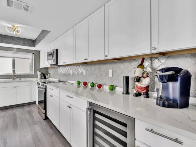 3-bedroom home for sale in Fort Lauderdale - 600 N VICTORIA Terrace - MondialRealty