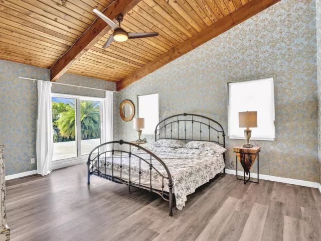 3-bedroom home for sale in Fort Lauderdale - 600 N VICTORIA Terrace - MondialRealty