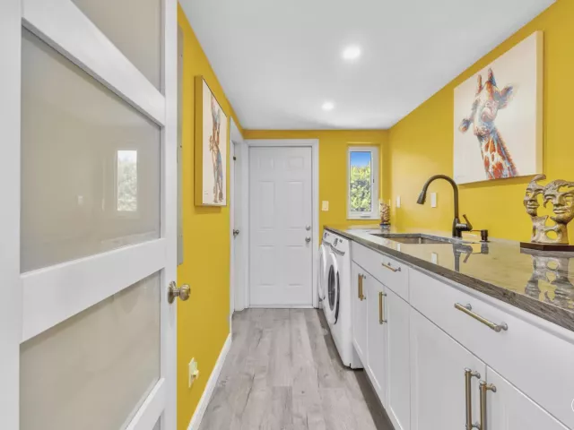 3-bedroom home for sale in Fort Lauderdale - 600 N VICTORIA Terrace - MondialRealty