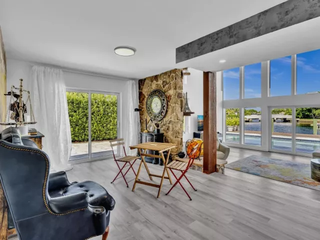 3-bedroom home for sale in Fort Lauderdale - 600 N VICTORIA Terrace - MondialRealty