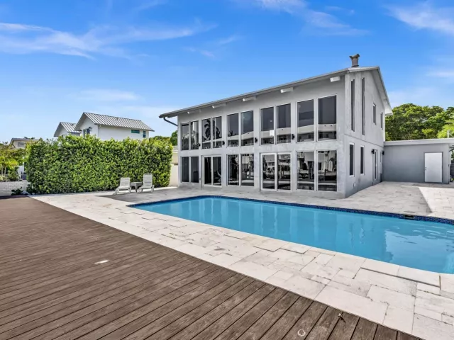 3-bedroom home for sale in Fort Lauderdale - 600 N VICTORIA Terrace - MondialRealty