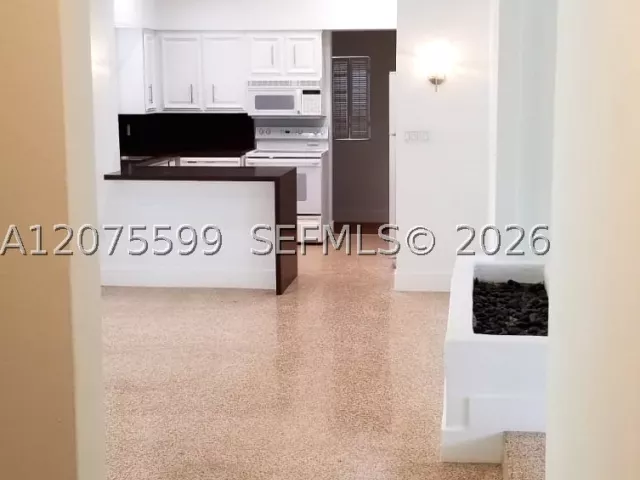 2-bedroom home for rent in Coral Gables -  - MondialRealty