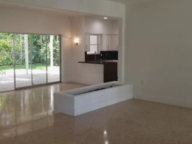 2-bedroom home for rent in Coral Gables -  - MondialRealty