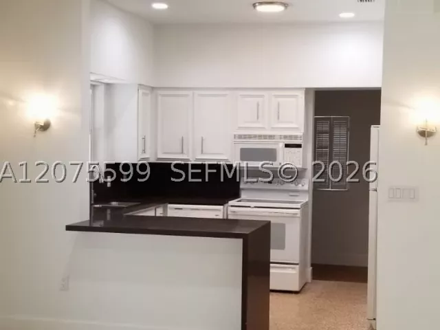 2-bedroom home for rent in Coral Gables -  - MondialRealty